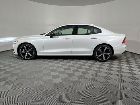 Certified 2024 Volvo S60 B5 Plus image 7