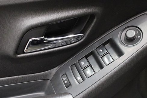 Used 2019 Chevrolet Trax LT w/ LT Convenience Package image 11