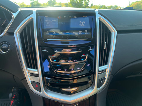 Used 2015 Cadillac SRX Luxury image 22
