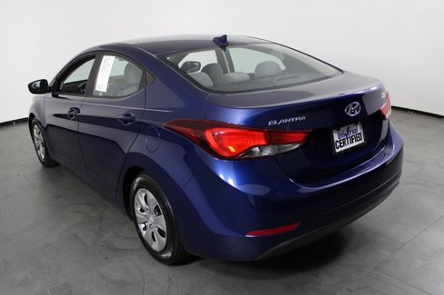 Used 2016 Hyundai Elantra SE image 3