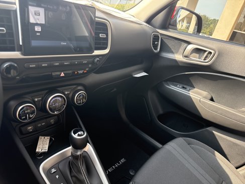 New 2025 Hyundai Venue SEL image 10