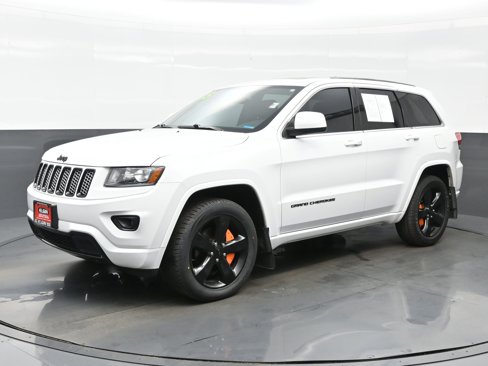 Used 2015 Jeep Grand Cherokee Altitude image 2