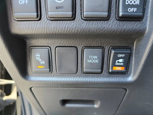 Used 2017 Nissan Pathfinder SL image 29