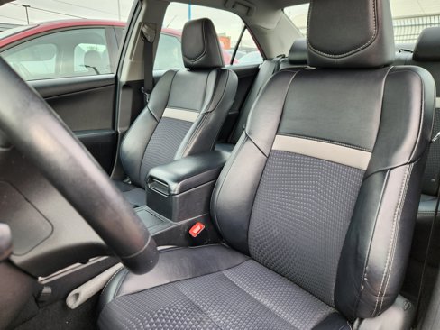 Used 2014 Toyota Camry image 2