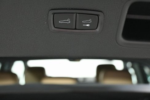 Certified 2025 Porsche Macan image 26