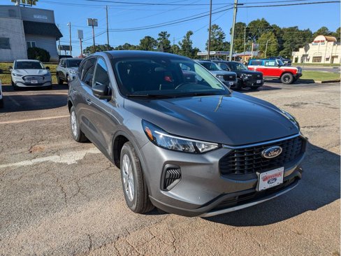 New 2025 Ford Escape Active w/ Cold Weather Package image 4