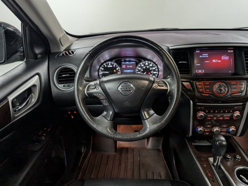 Used 2015 Nissan Pathfinder Platinum w/ Family Entertainment Package image 11