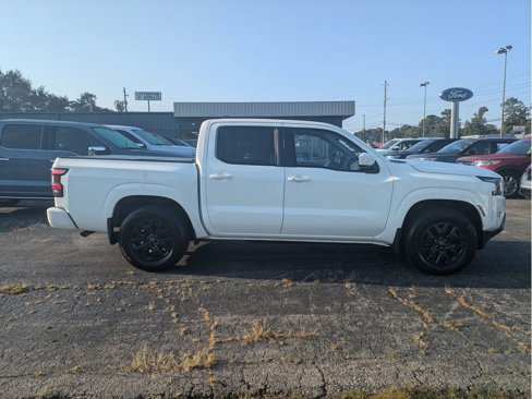 Used 2023 Nissan Frontier SV w/ SV Convenience Package image 4