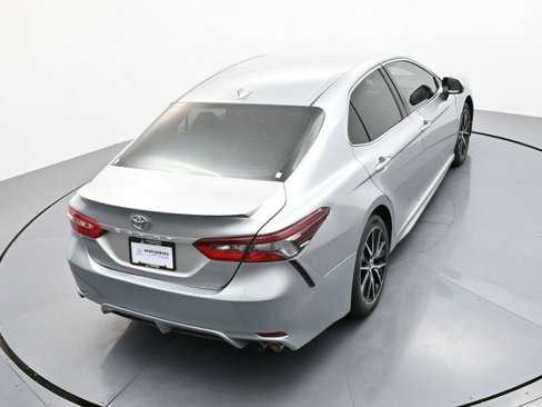 Used 2021 Toyota Camry SE image 31