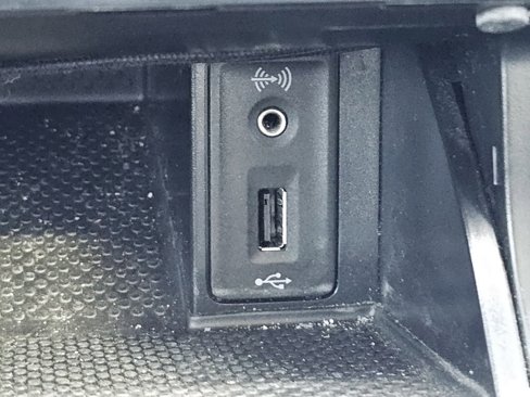 Used 2017 Volkswagen GTI SE image 12
