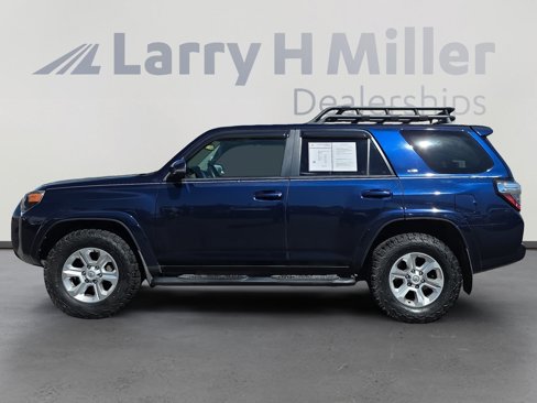 Used 2015 Toyota 4Runner SR5 image 2