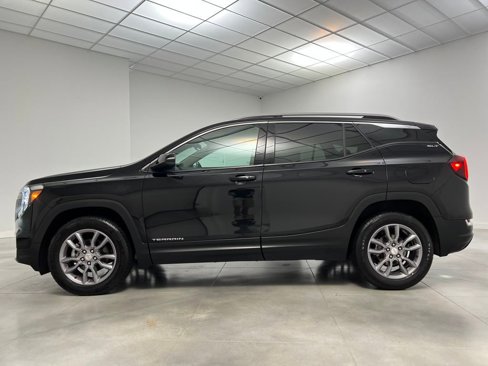 Used 2023 GMC Terrain SLT image 4