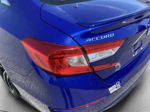 Used 2018 Honda Accord Sport image 14