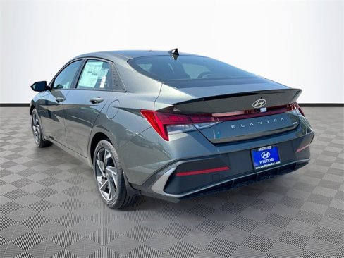 New 2025 Hyundai Elantra SEL image 5