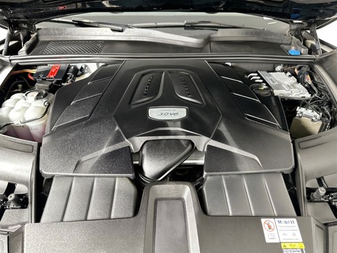 Certified 2023 Porsche Cayenne Platinum Edition image 38
