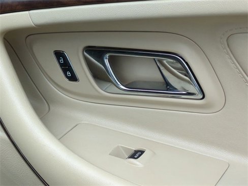 Used 2019 Ford Taurus Limited image 29