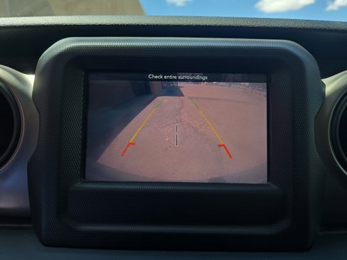 Used 2019 Jeep Wrangler Sport image 17