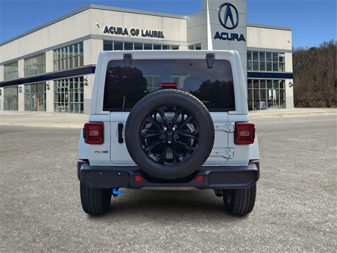 Used 2024 Jeep Wrangler Unlimited Sahara image 5