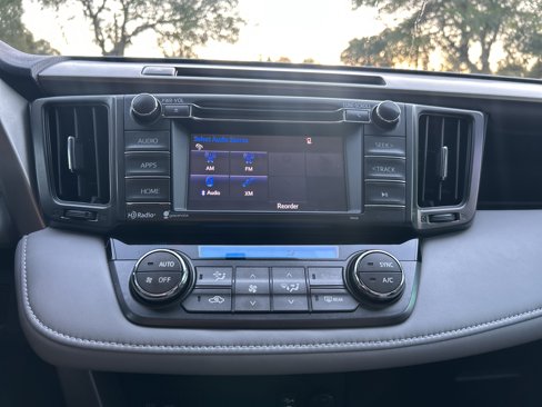 Used 2015 Toyota RAV4 XLE image 24