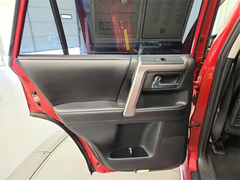 Used 2016 Toyota 4Runner Limited image 31