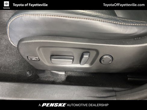 Used 2017 Toyota Highlander Limited image 26