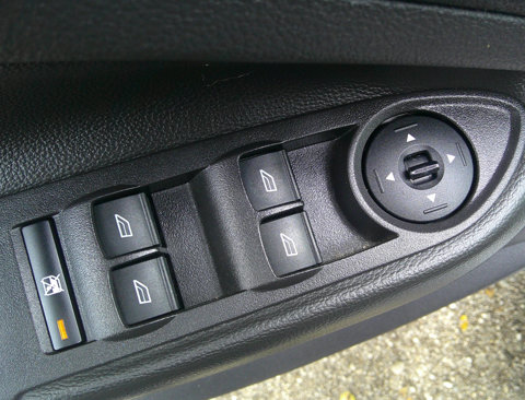 Used 2018 Ford Escape SEL image 18