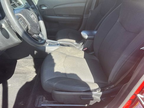 Used 2013 Dodge Avenger SE image 15