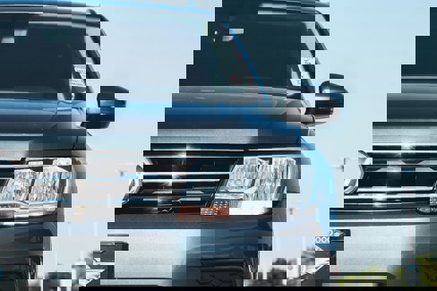 Used 2019 Volkswagen Tiguan SE w/ Panoramic Sunroof Package image 4