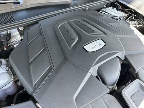 Certified 2023 Porsche Cayenne Coupe image 30