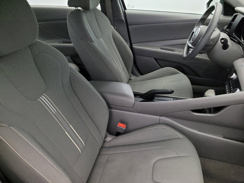Used 2023 Hyundai Elantra SEL image 21