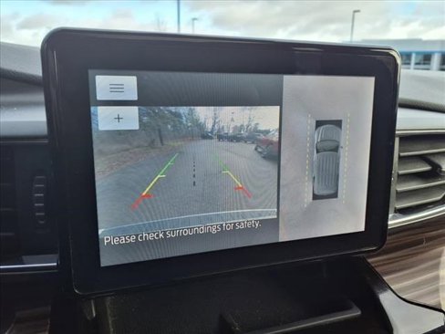 Used 2021 Ford Explorer Limited w/ Equipment Group 301A image 24