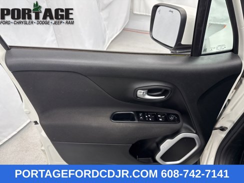 Used 2021 Jeep Renegade Latitude w/ Convenience Group image 15