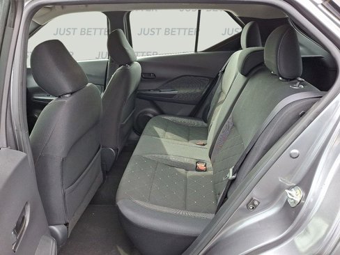Used 2019 Nissan Kicks S image 8