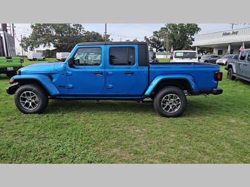 New 2025 Jeep Gladiator Sport image 14