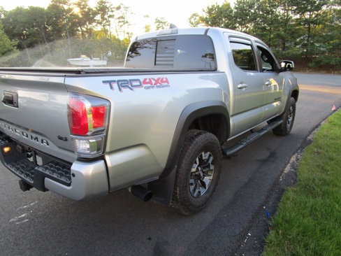Used 2022 Toyota Tacoma TRD Off-Road image 5
