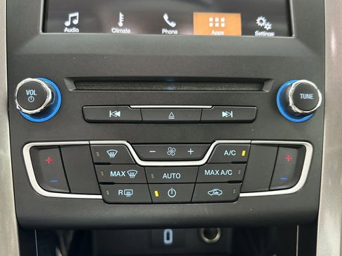 Used 2018 Ford Fusion SE w/ Fusion SE Technology Package image 20