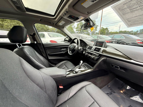 Used 2018 BMW 320i Sedan image 25