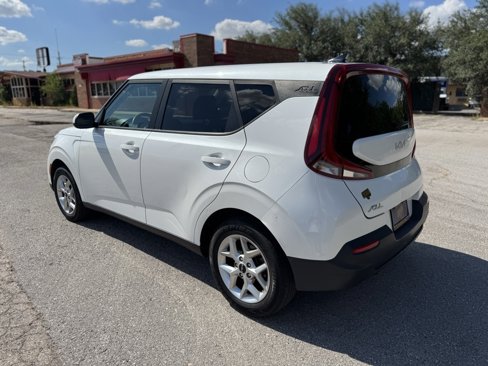 Used 2022 Kia Soul LX w/ Technology Package image 13