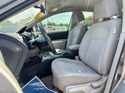 Used 2014 Nissan Rogue S image 9