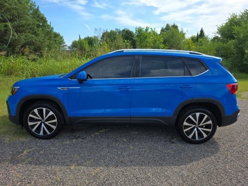Used 2022 Volkswagen Taos SE image 2