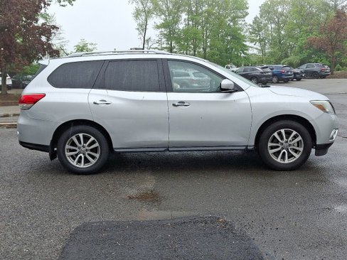 Used 2014 Nissan Pathfinder SV image 12