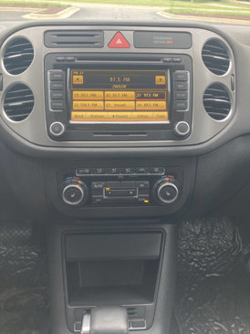 Used 2010 Volkswagen Tiguan SEL image 13