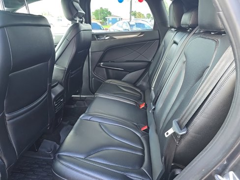 Used 2018 Lincoln MKC Premiere image 18