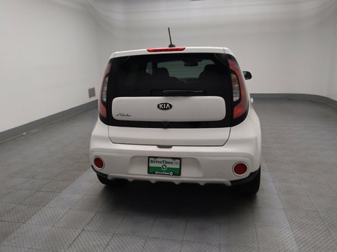 Used 2018 Kia Soul + image 7