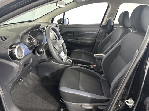 Used 2023 Nissan Versa SV image 6