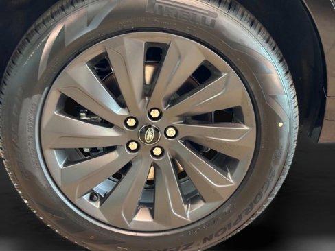 New 2025 Land Rover Discovery Sport S image 42