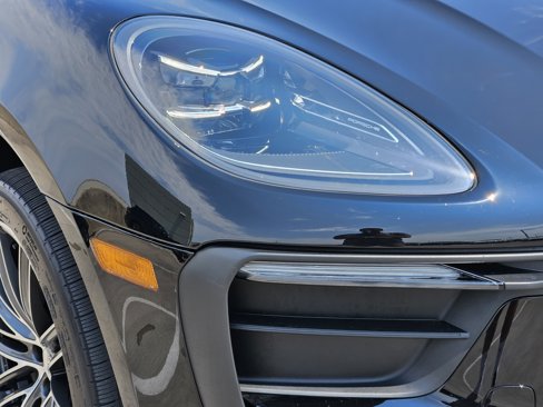 Used 2024 Porsche Macan image 12