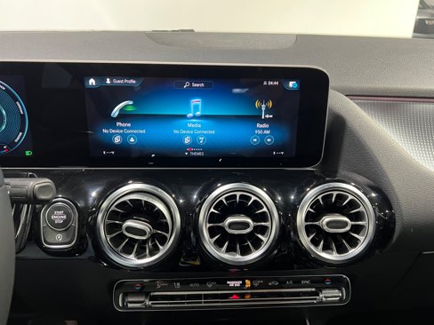 Used 2021 Mercedes-Benz GLA 250 4MATIC w/ Premium Package image 30