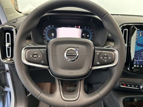 New 2025 Volvo XC40 B5 Core w/ Protection Package Premier image 7