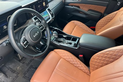 Used 2023 Kia Sorento SX Prestige image 10